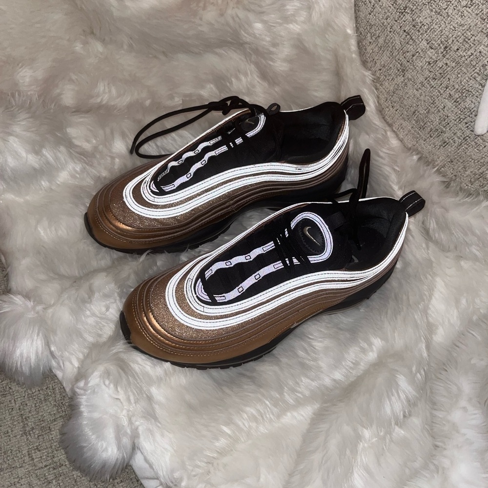 Rose Gold air maxes worn a couple times